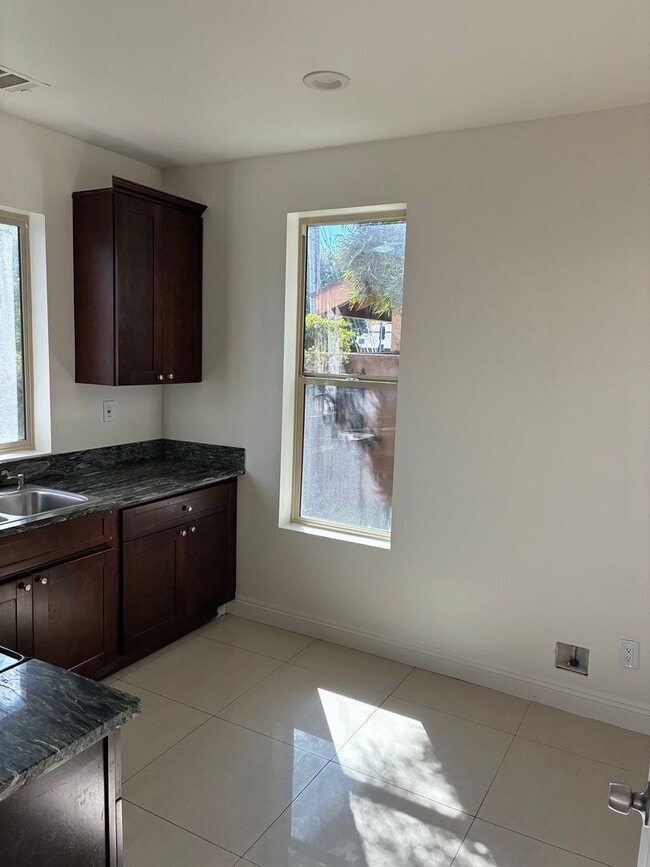 Photo - 9619Long Unit 9619