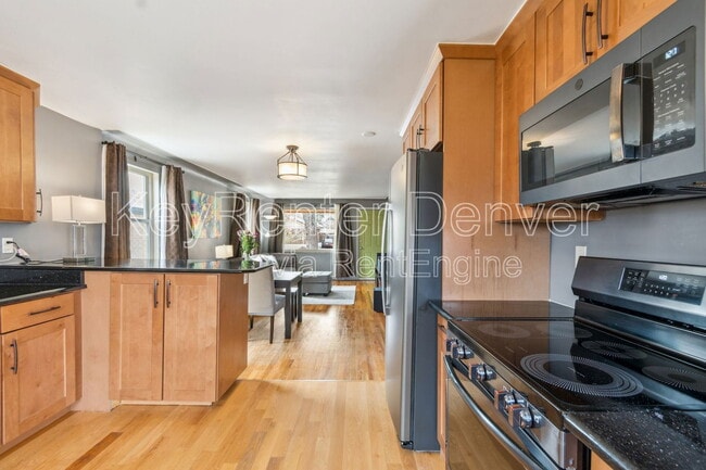 Building Photo - 3830 King St Rental