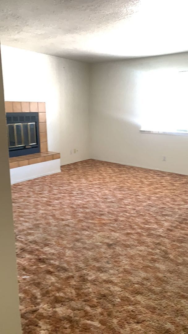 Building Photo - 3611 Tyson Pl NE Unit 2