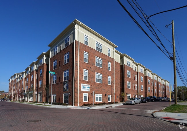 Building Photo - University Edge Akron