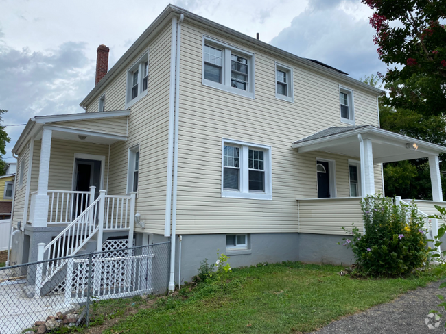 Building Photo - 4319 Kenwood Ave Rental