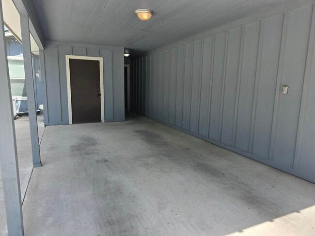 Photo - 505 Avenue K