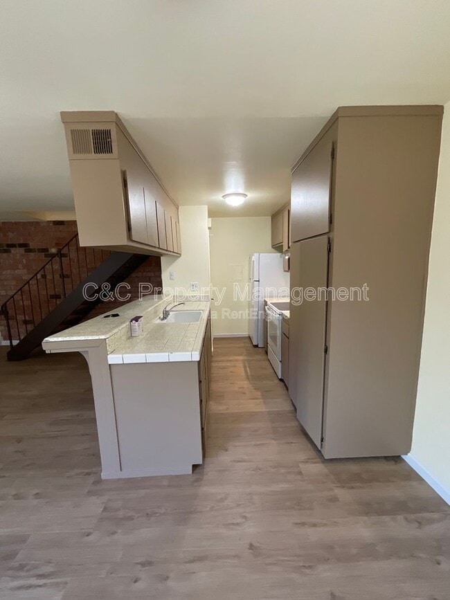 Photo - 1315 Scossa Ave