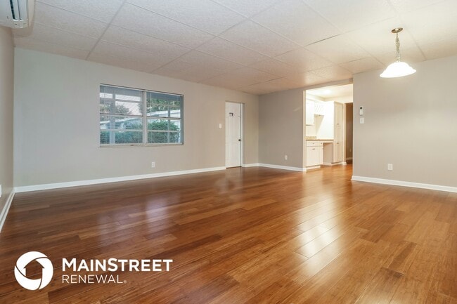 Photo - 723 Sunset Dr