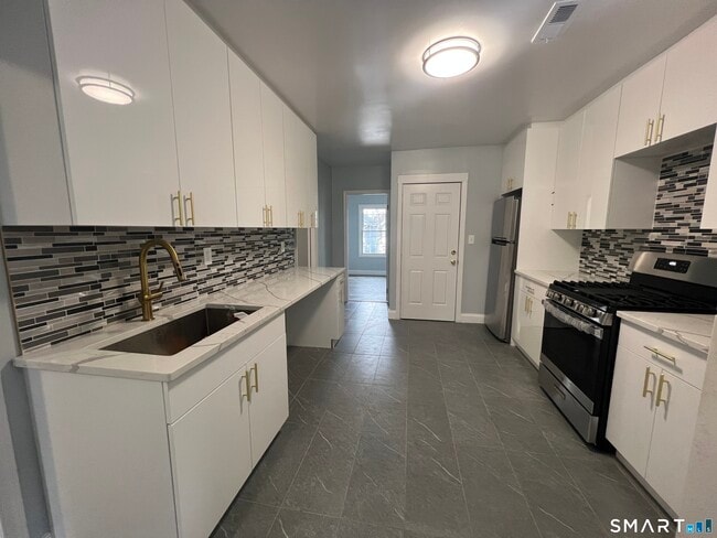 Building Photo - 268 Davenport Ave Unit #2