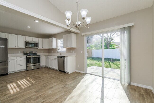 Photo - 9715 Little Pond Way