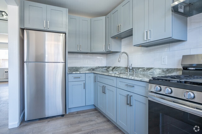 Interior Photo - Mansard Gardens HEAT/HOT WATER INCLUDED!!! Rental