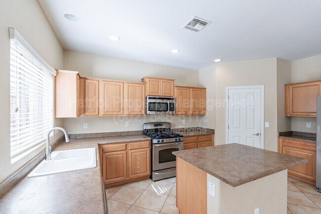 Photo - 26043 W Potter Dr