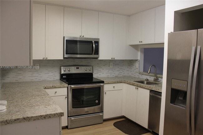 Photo - 20145 NE 3rd Ct Unit 12