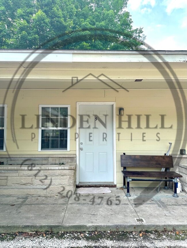 Building Photo - 9999 E US Hwy 40 Unit Apt 5