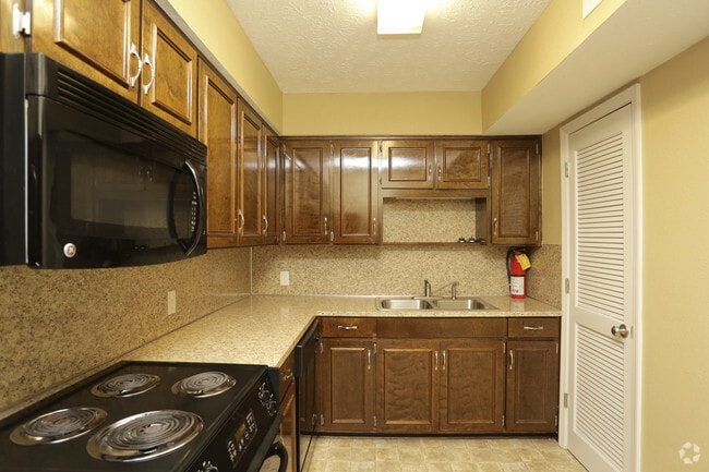 1BR, 1BA - 600 SF - The Village on Cherokee