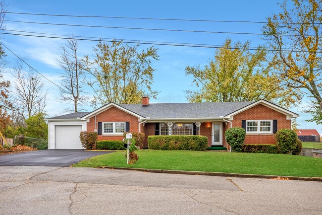 Building Photo - 400 Midland Dr Rental