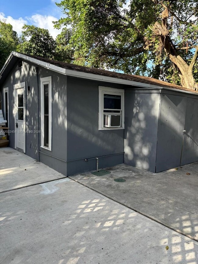Building Photo - 5911 NW 5th Ct Unit 5911