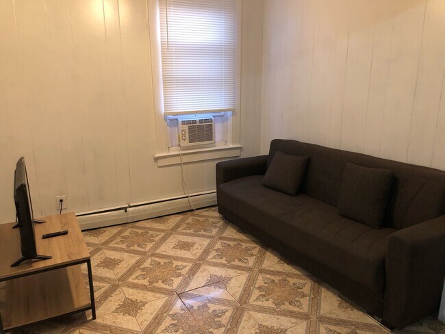 Photo - 740 Edgar Rd