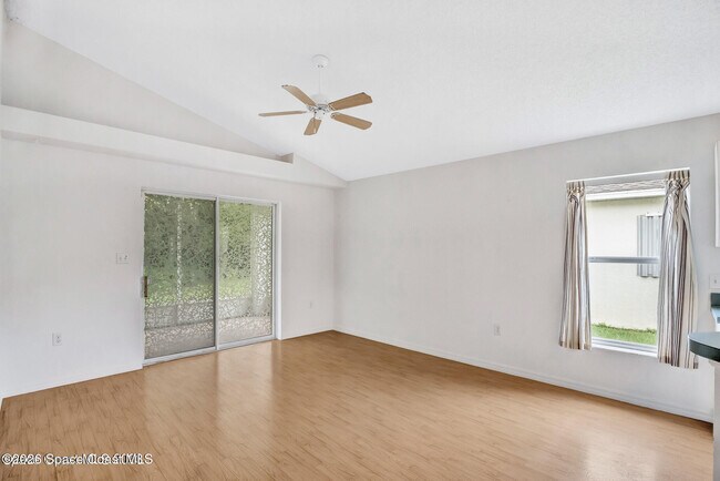 Photo - 958 Pine Creek Cir NE