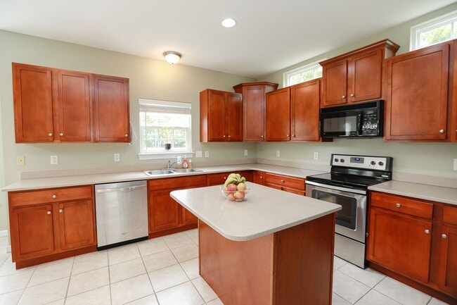 Photo - 2200 Elijah St