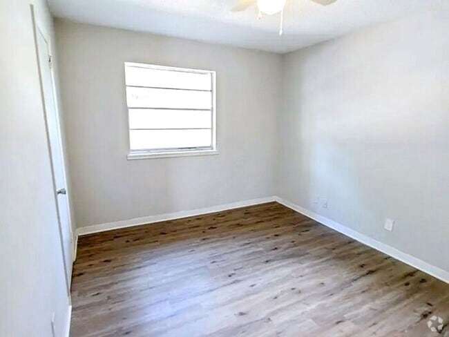 Building Photo - 2032 Stouts Rd Unit f Rental