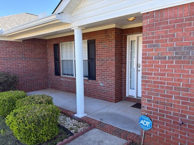 Photo - 212 Hannah Rd