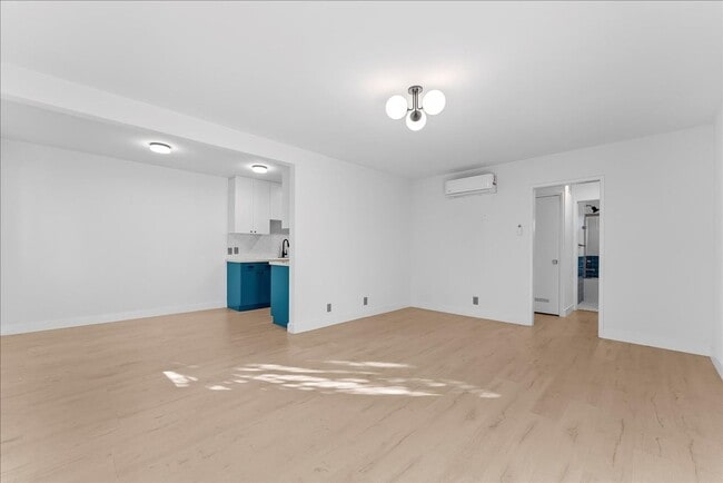 Building Photo - 1347 N Las Palmas Ave Unit 01