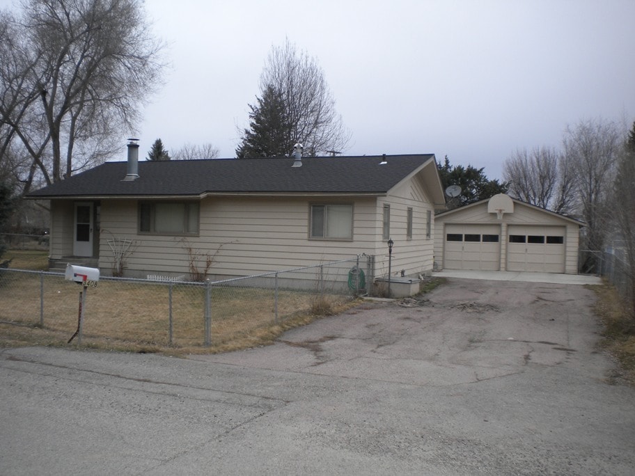 3 bedroom home in Lower Miller Creek - 3 bedroom home in Lower Miller Creek
