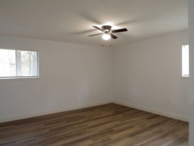 Photo - 4607 Wisconsin St