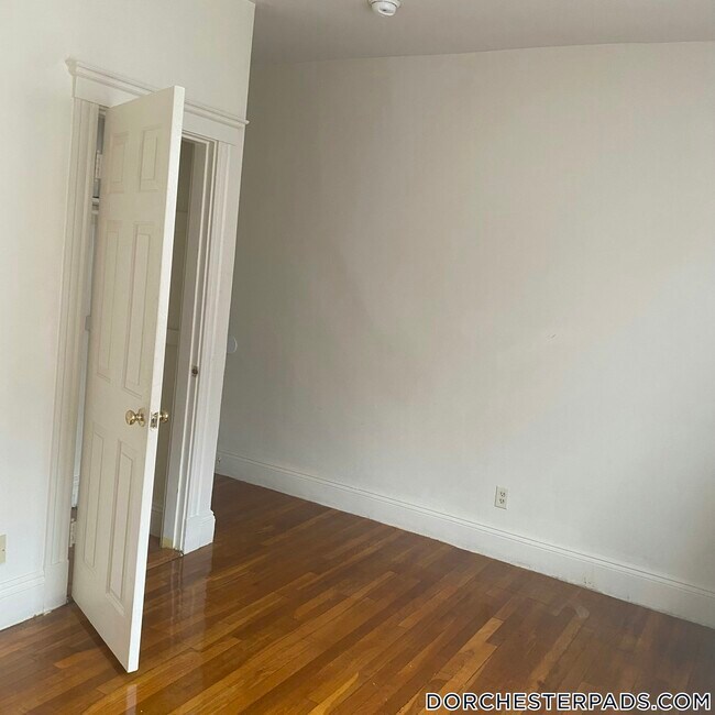 Photo - 19 Mora St Unit 4