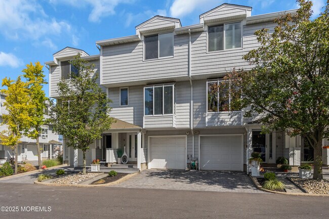 165 Riddle Ave