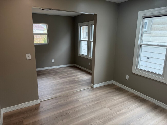 Photo - 1615 Lawton Ave