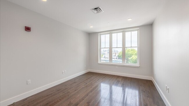 Photo - 434 McGrath Hwy Unidad 409