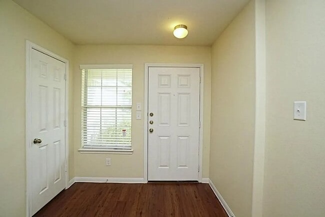 Photo - 882 Sun Prairie Dr