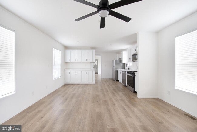 Photo - 161 Carnation Dr