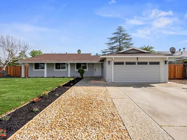 Photo - 2426 Regent Rd