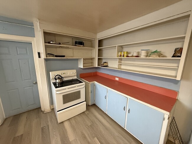 Photo - 159 Barrie Rd Unit Room 1