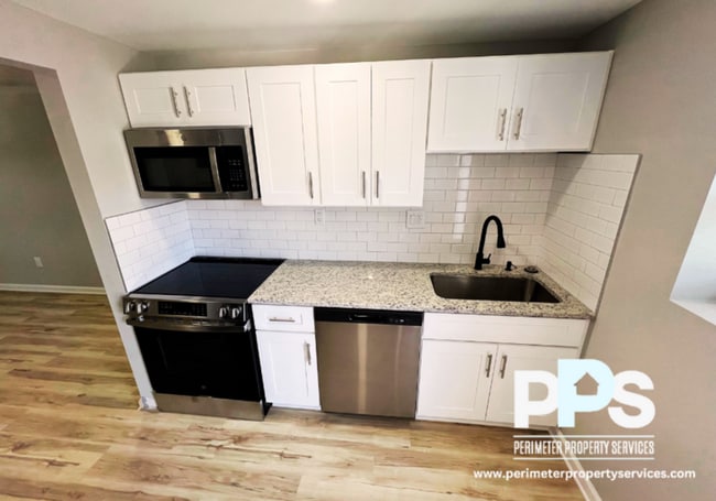 Photo - 605 Paines Ave NW