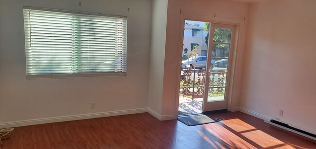 Photo - 312 N Louise St Unidad 108