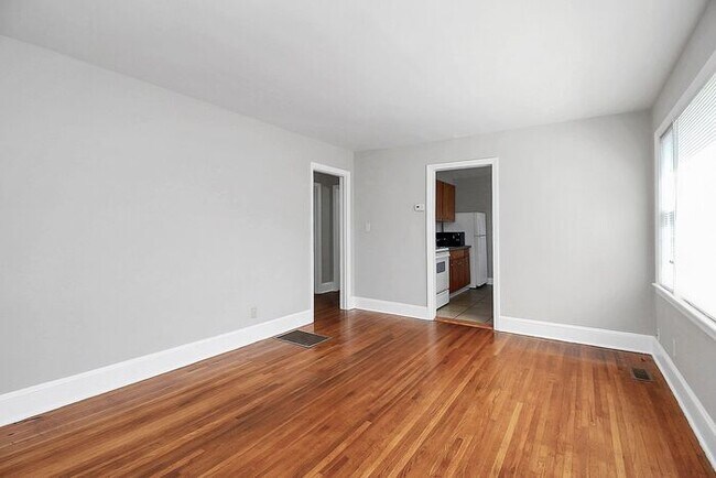 Photo - 2BD/1BA Duplex in Southend