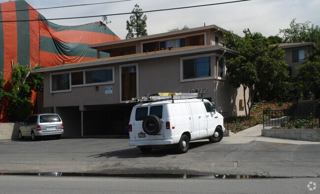 10208-10212 Tujunga Canyon Blvd