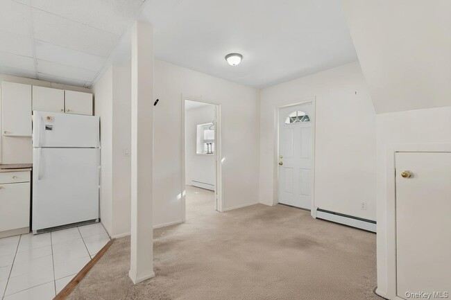 Photo - 174 Mills Pond Rd Unit B