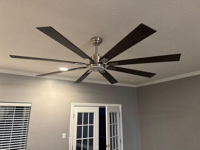 Living Room - 304 Queen Victoria Way