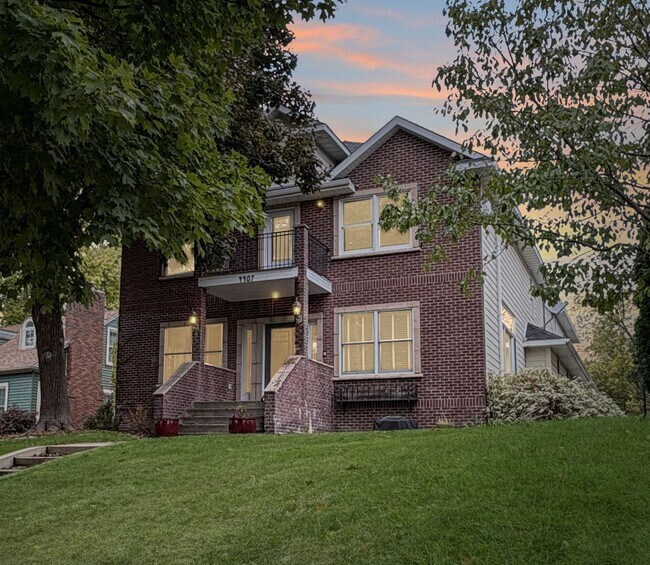 Building Photo - 4407 Curve Ave