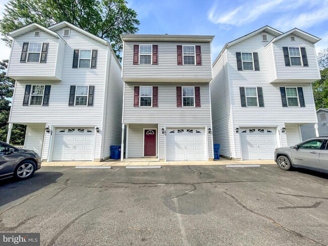 Building Photo - 3810 5th St Rental