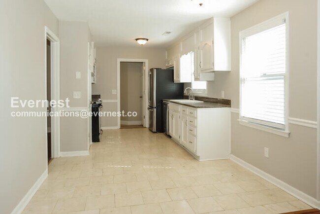 Photo - 100 Shackleford Rd