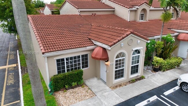 Building Photo - 6910 NW 166th Terrace Unit 1201