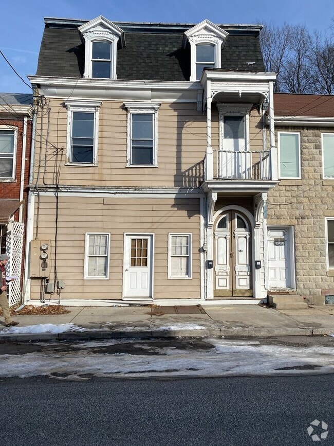 Building Photo - 161 W North St Unit Apartment 3