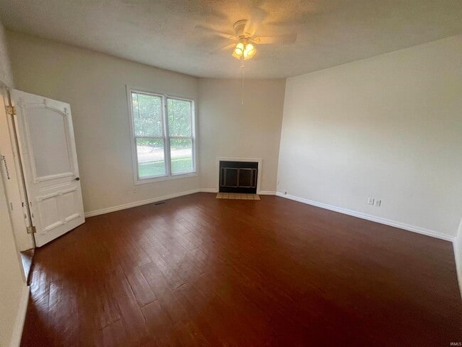 Photo - 200 E 2nd St