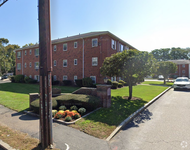 Building Photo - 11 Brattle Dr Unit 10 Rental