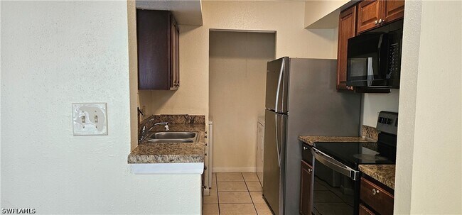 Photo - 2865 Winkler Ave Unit 416