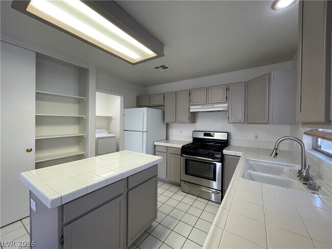 Photo - 8348 Pendragon Cir