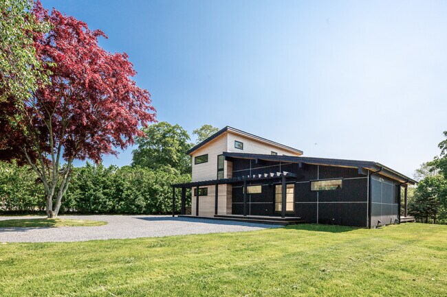 Building Photo - 22 St Mary's Rd