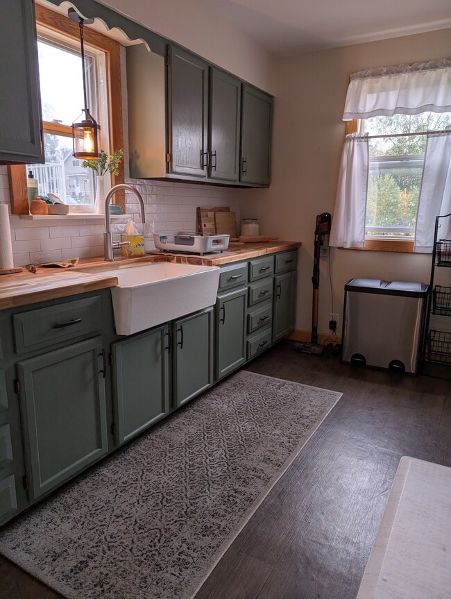 Photo - 601 N Front St